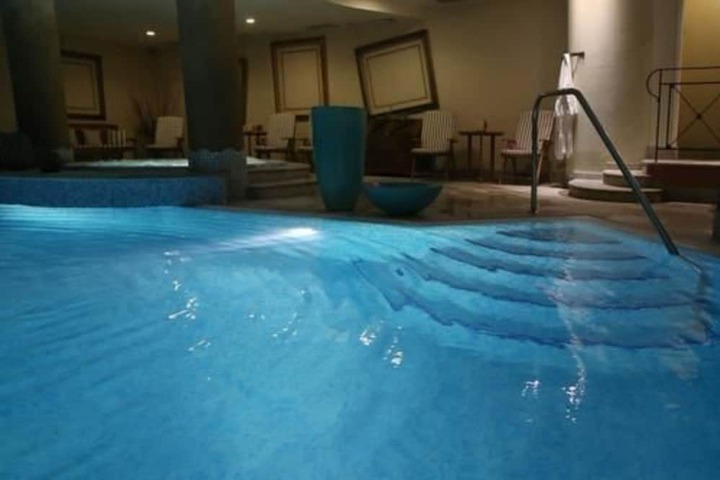 Hotel with Pool