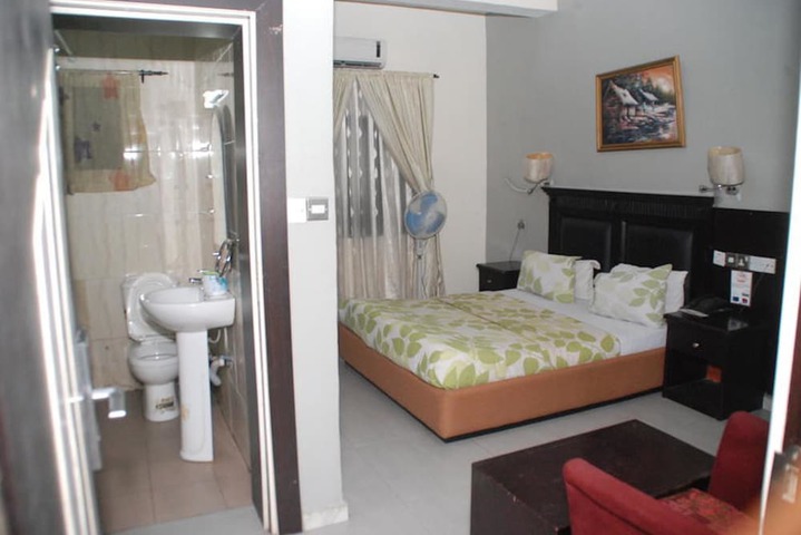 Room 18 of 26