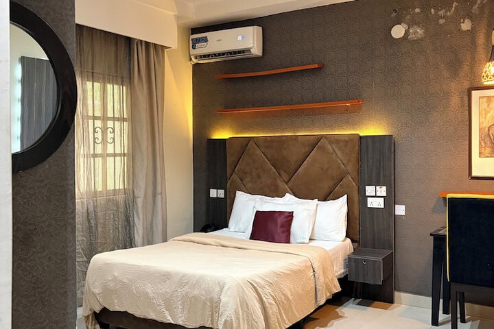 Room 57 of 288