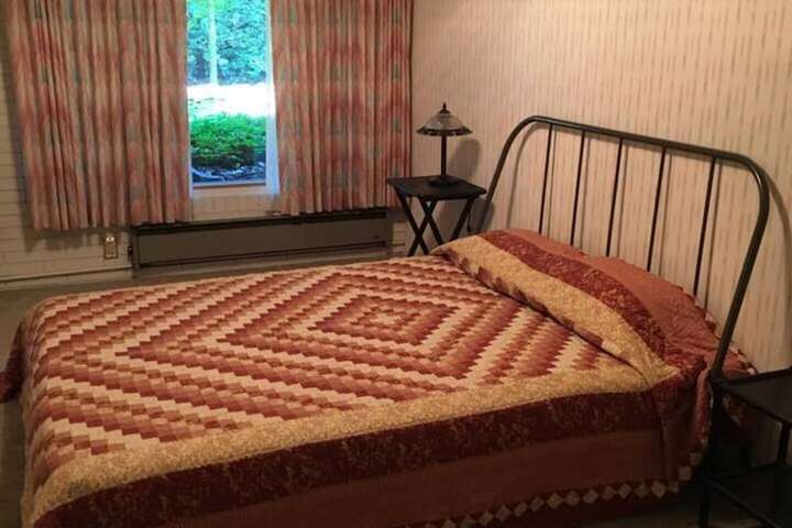 Room 4 of 27