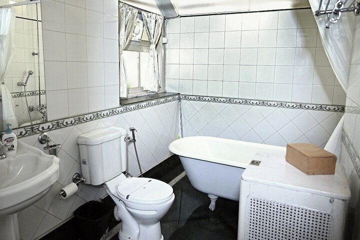 Room 10 of 23