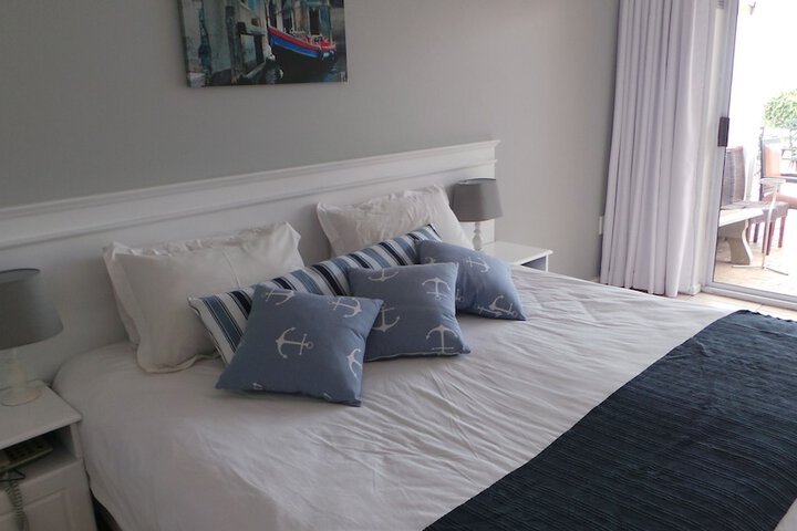 Room 9 of 25