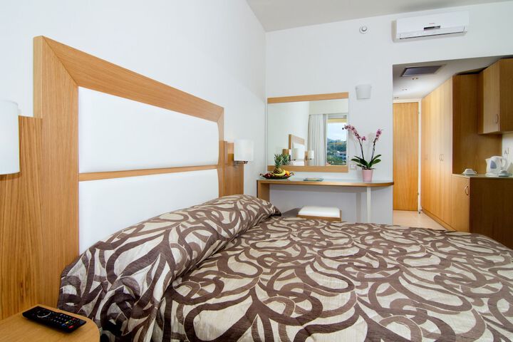 Room 9 of 56