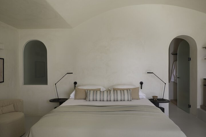 Room 2 of 100