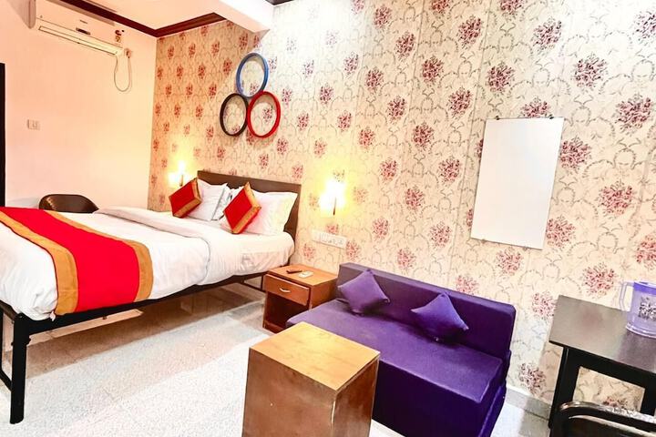 Room 10 of 20