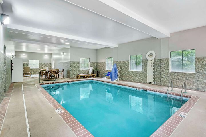 Pool 15 of 23