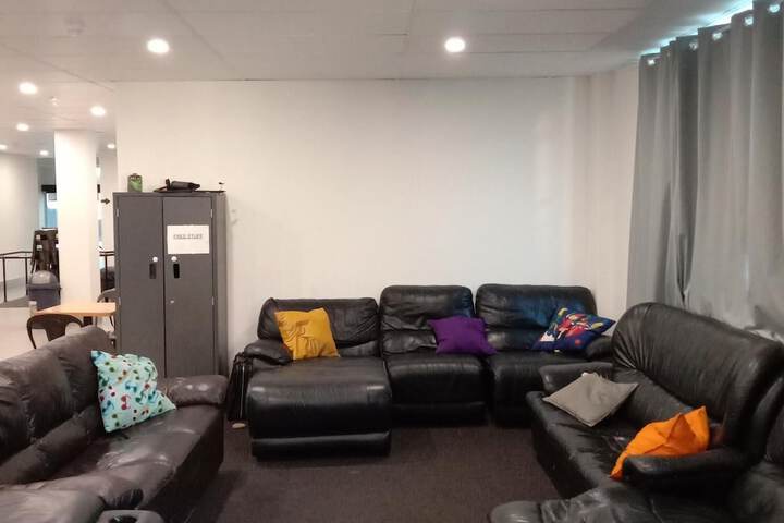Room 21 of 49