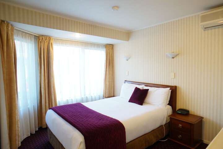 Room 4 of 43