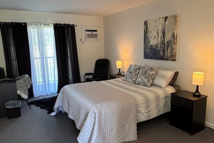 Room 11 of 37
