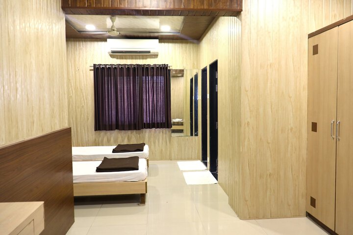 Room 19 of 33