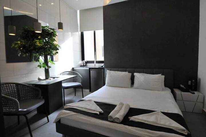 Room 9 of 36