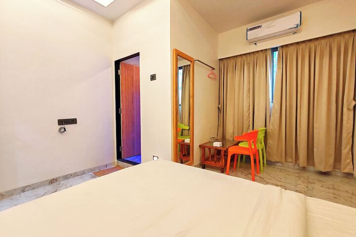 Room 12 of 20