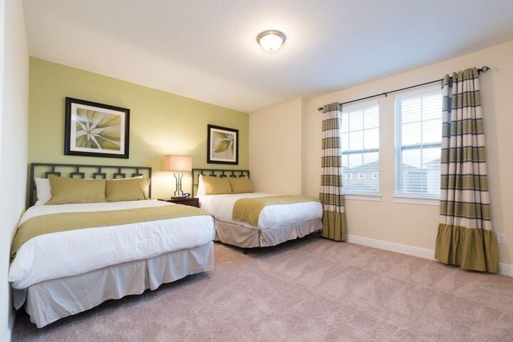 Room 5 of 32