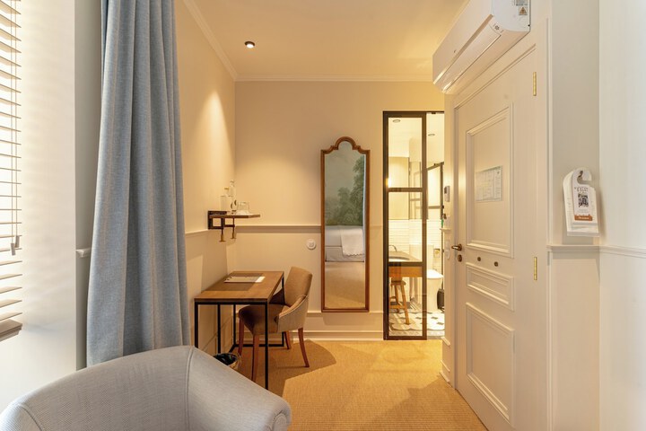 Room 50 of 132