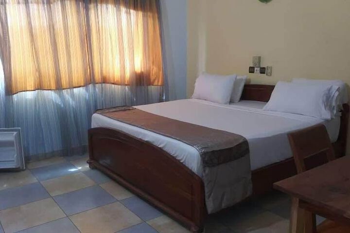 Room 3 of 16