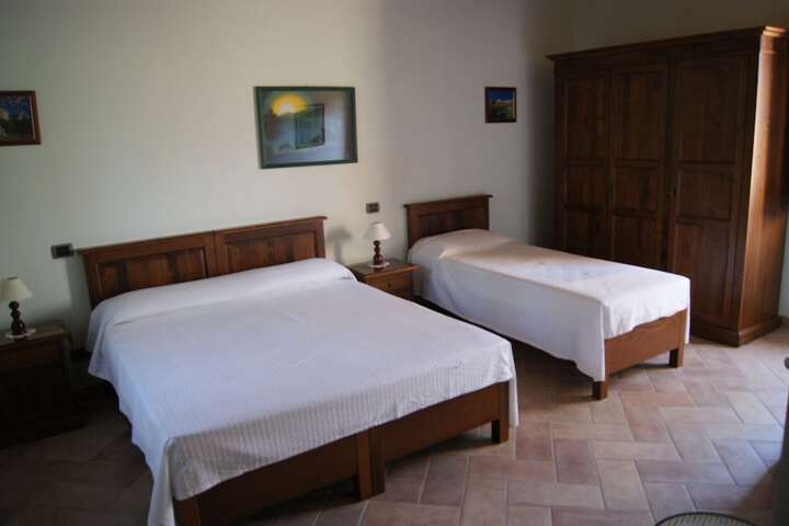 Room 10 of 75