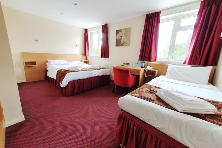 Room 3 of 157