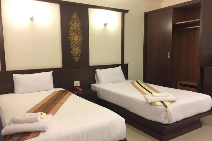 Room 4 of 42