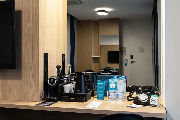 Room 30 of 63