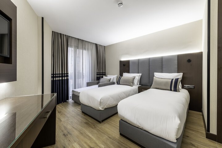 Room 21 of 76