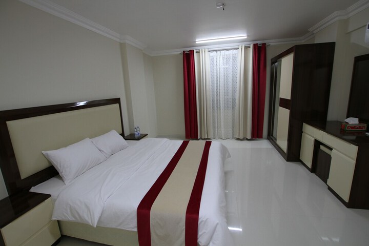 Room 8 of 23