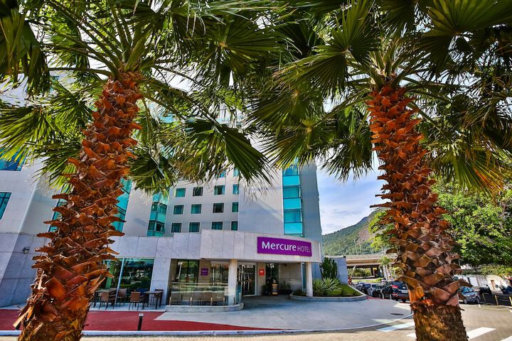 Hotel Exterior 191 of 201