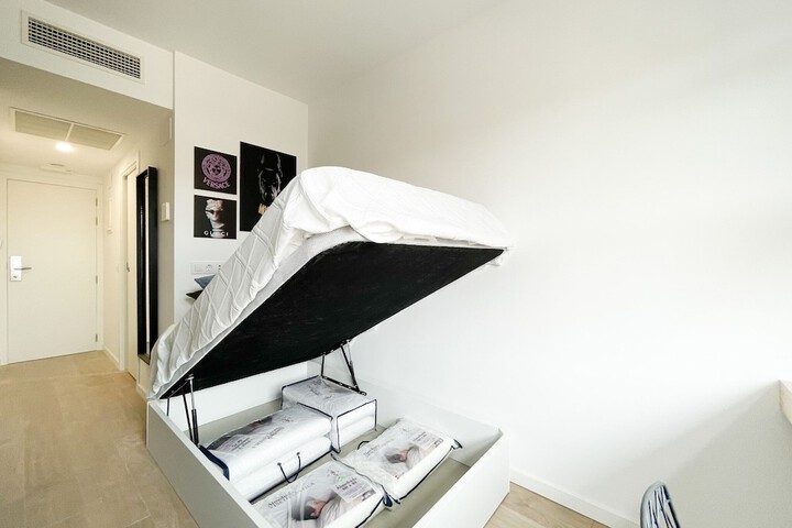 Room 15 of 15