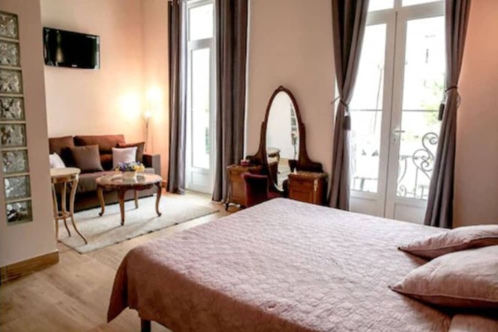Room 14 of 38