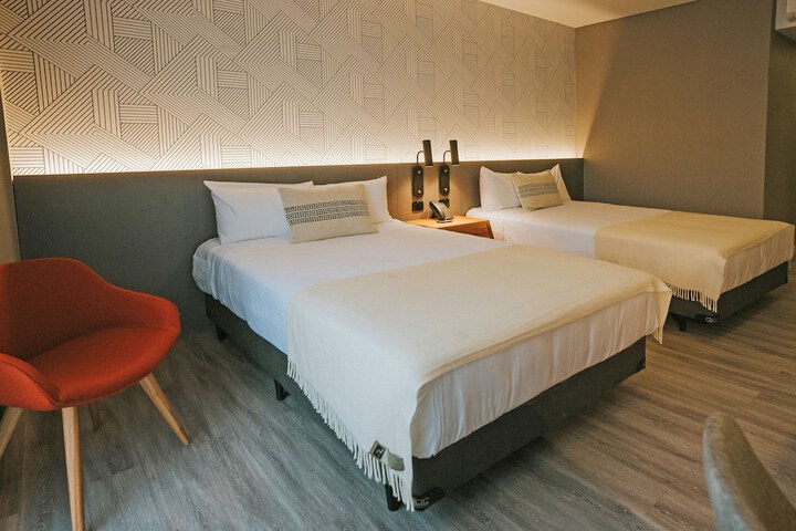 Room 8 of 44