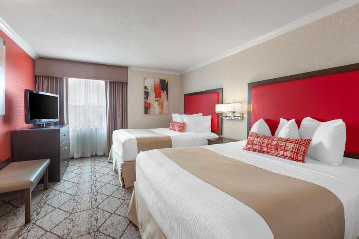 Suite 1 King Bed Upper Floor High Speed Internet Accessible Sofa Bed Microwave and Refri (29 of 34)