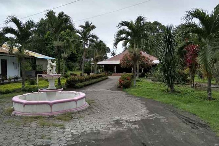 Hotel 4 of 9