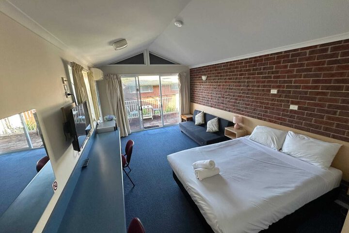 Room 11 of 39