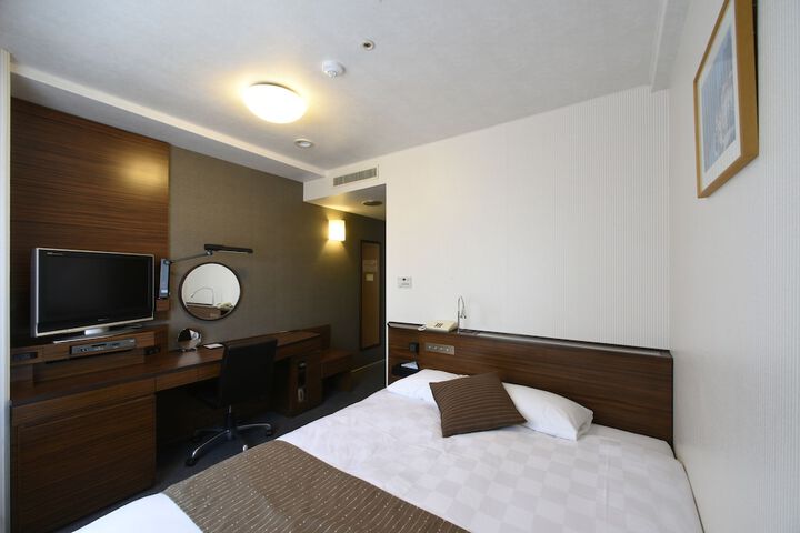 Room 6 of 50