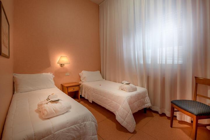 Room 9 of 45
