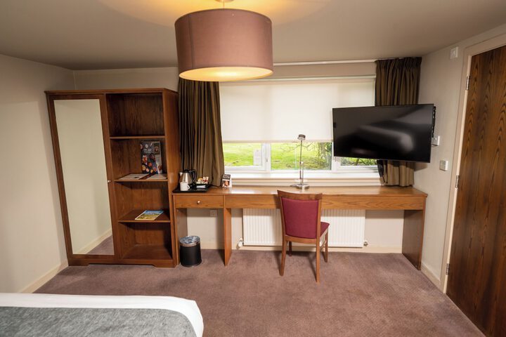 Room 11 of 25