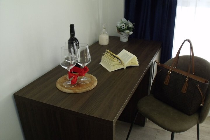 Room 6 of 30