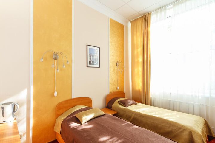 Room 10 of 43