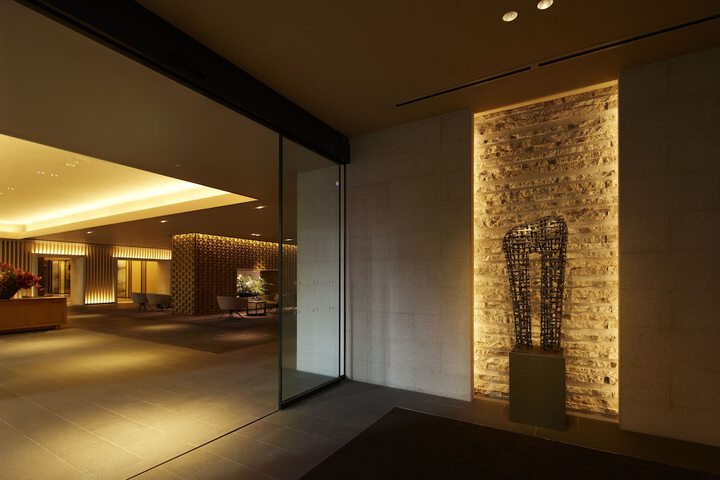 Entrance & Lobby