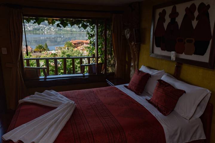 Room 4 of 65