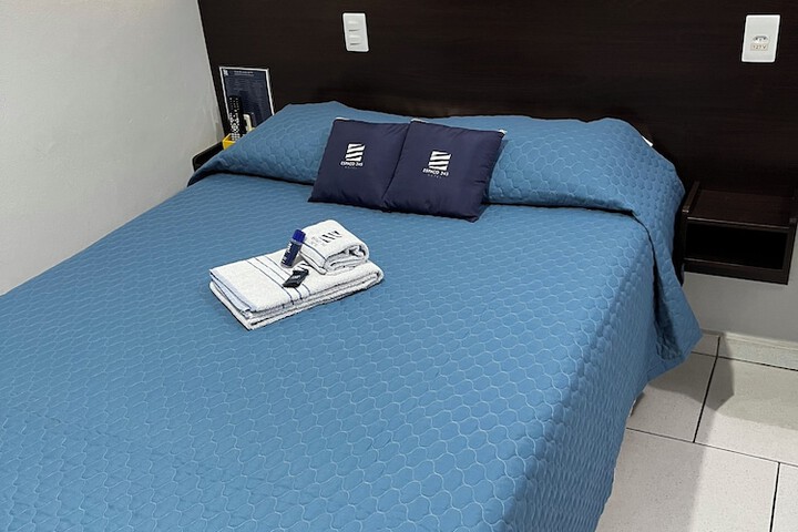 Room 10 of 24