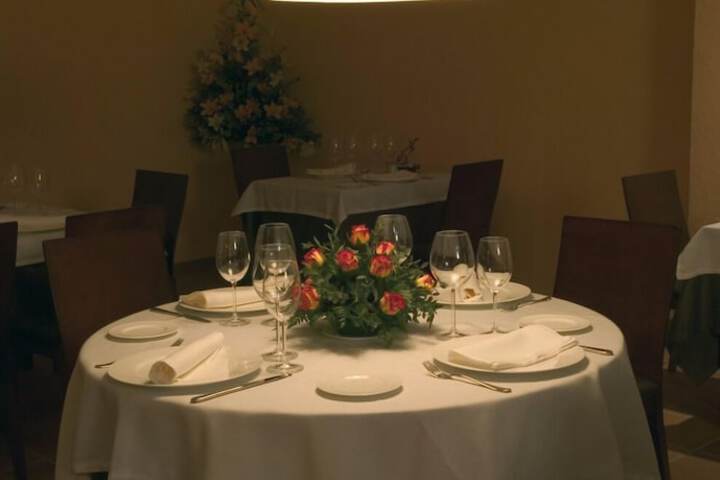 Dining 11 of 22