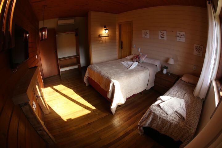 Room 32 of 259