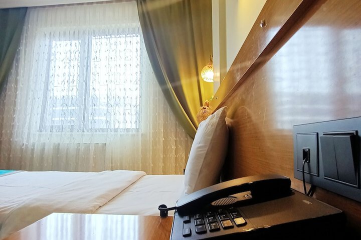 Room 5 of 69