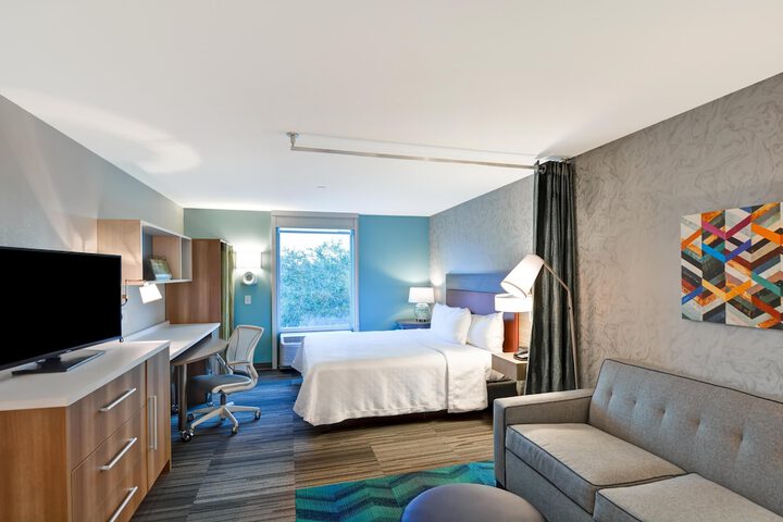 Room 11 of 38