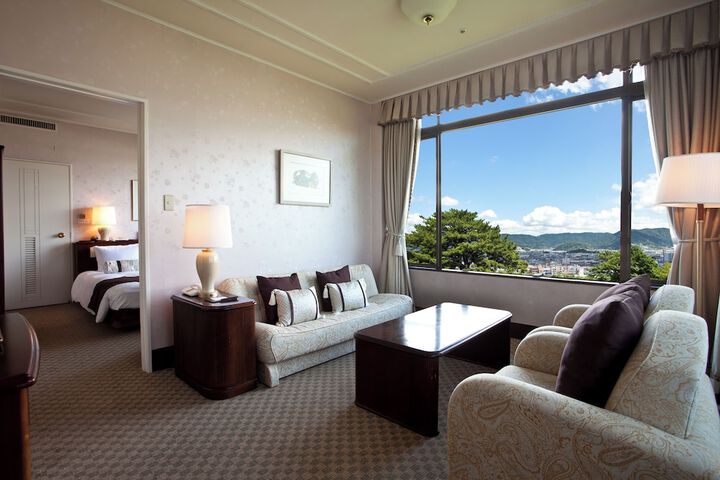 Room 10 of 20