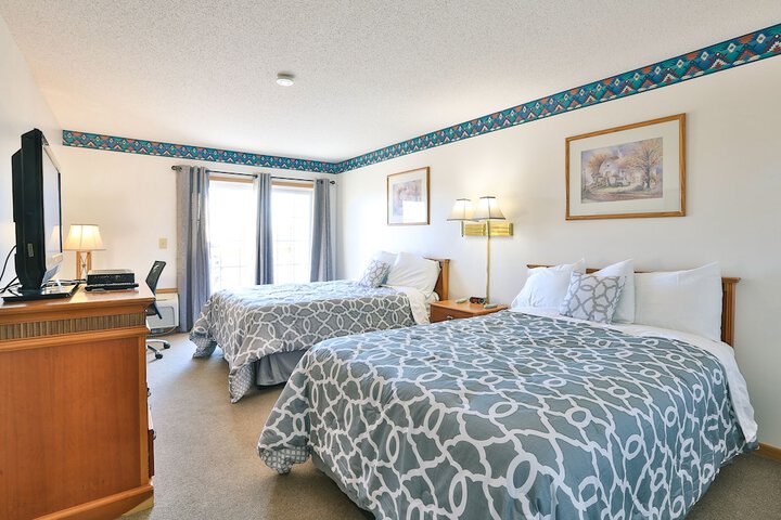Comfort 2 Queen Beds (9 of 16)