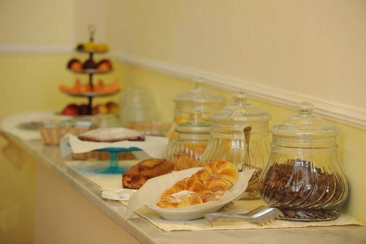 Breakfast/Coffee Service 37 of 48
