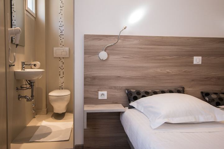 Room 14 of 39