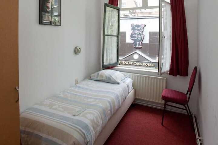 Room 7 of 42