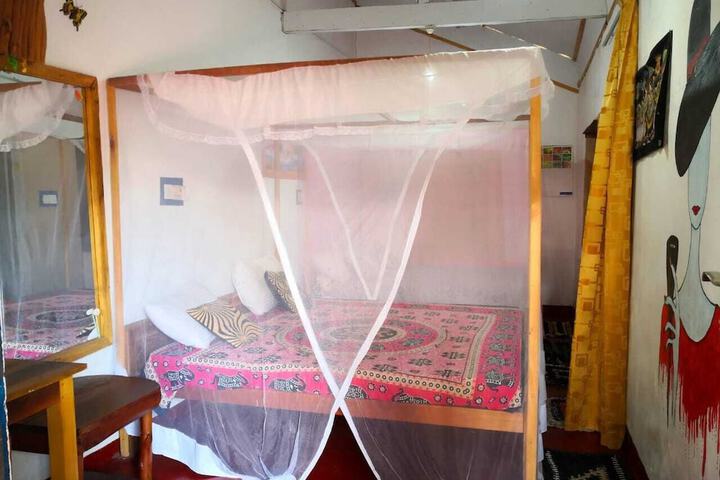 Room 10 of 90